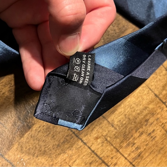 Gucci Striped Silk Blue Tie - Picture 8 of 8